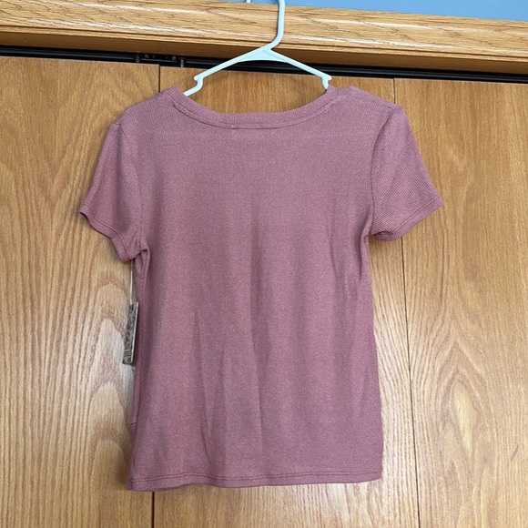 NWT Blush Pink t-shirt, size women’s junior’s small - Picture 2 of 11